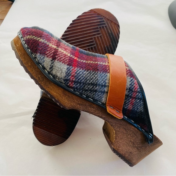 Cape Clogs Sweden Wool Scottish Tartan Plaid Wooden Leather Strap Clogs Size 6 - Picture 9 of 11